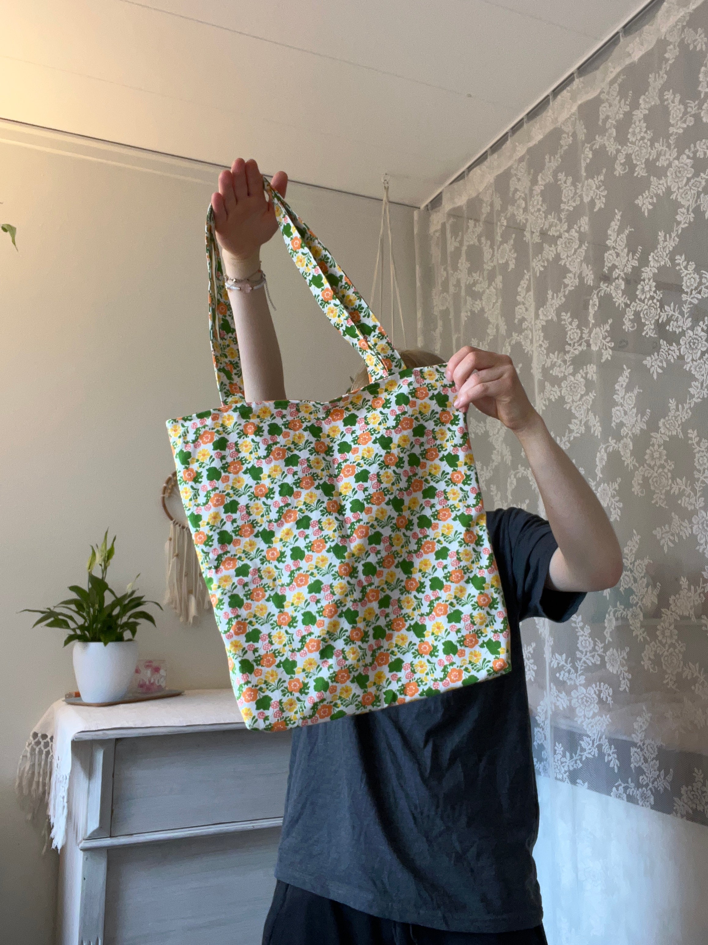 Tote bag