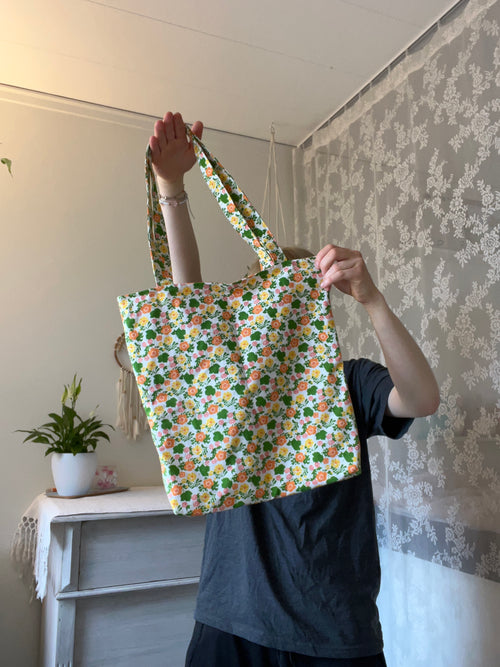 Tote bag
